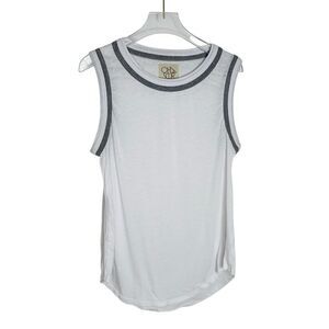 Chaser White Crewneck Tank Top‎ Dark Gray Piping Detail Medium M